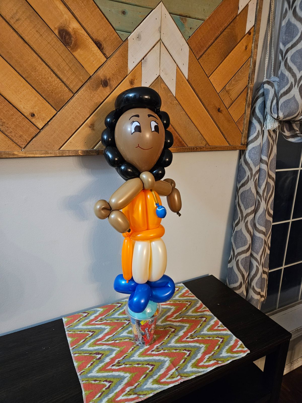 Moana balloon girl